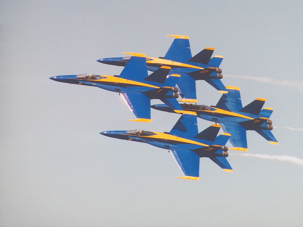 BlueAngelsTightFormation.jpg