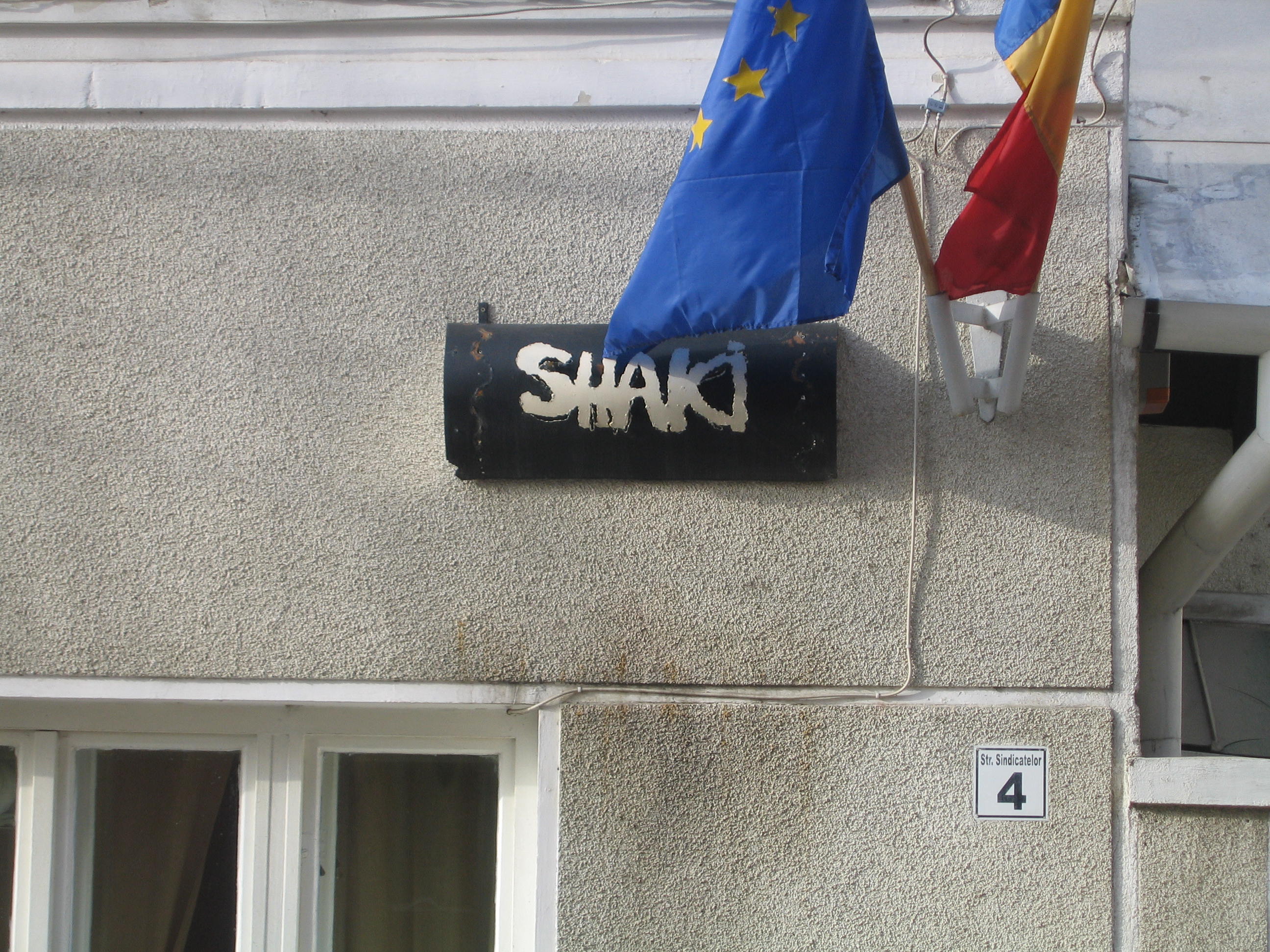 shaki.jpg