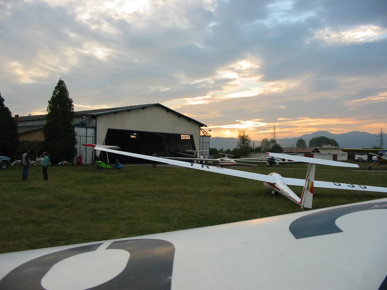 Hangar.jpg